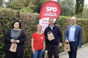 Ruppert Stüwe im Landtagswahlkampf in Brandenburg